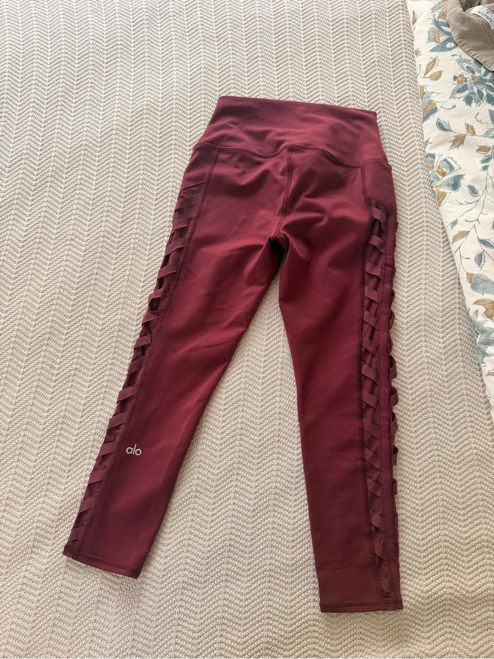 Alo yoga Burgundy Lattice Side Leggings